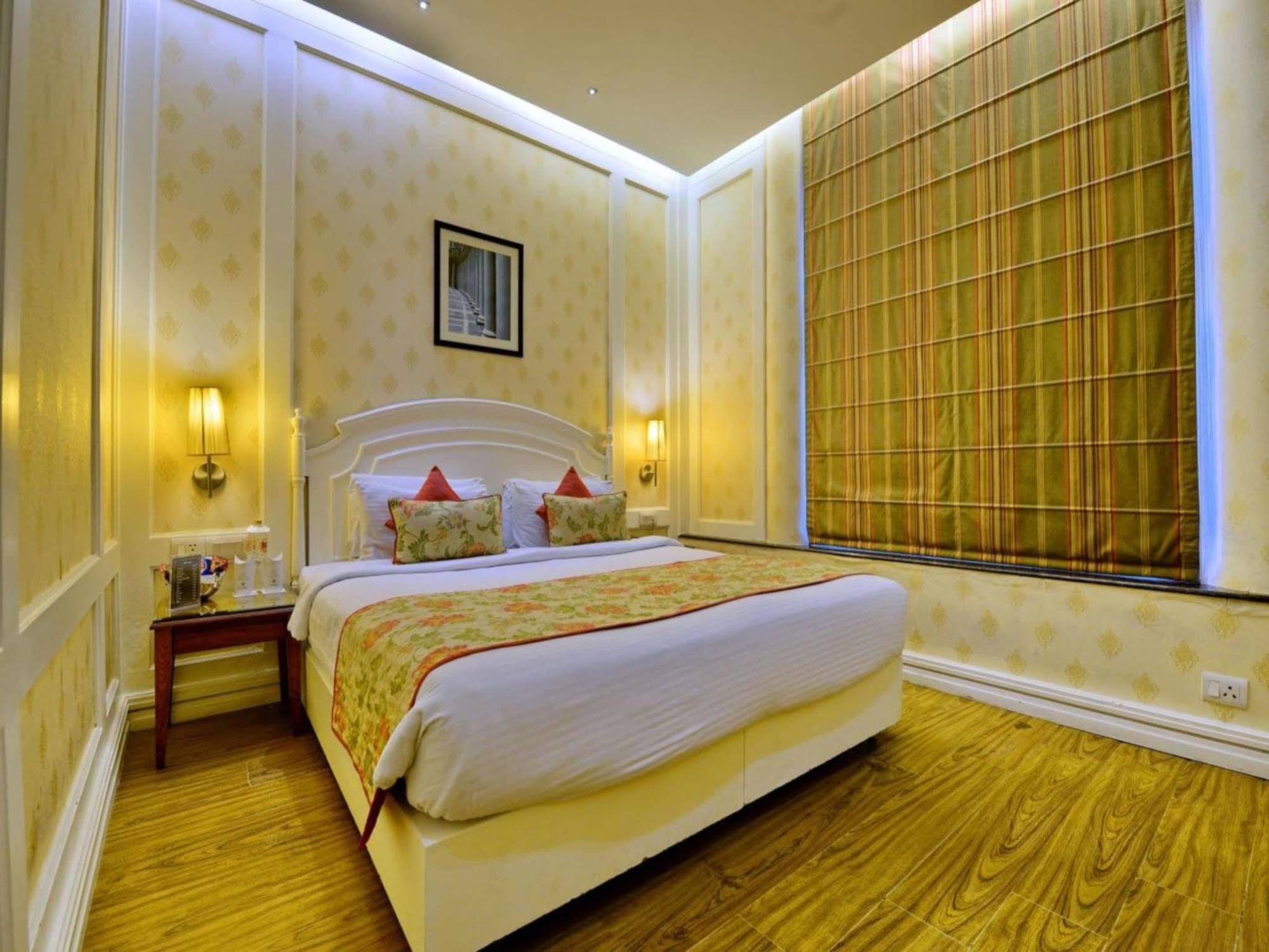 Hotel Bright New Delhi Exterior photo