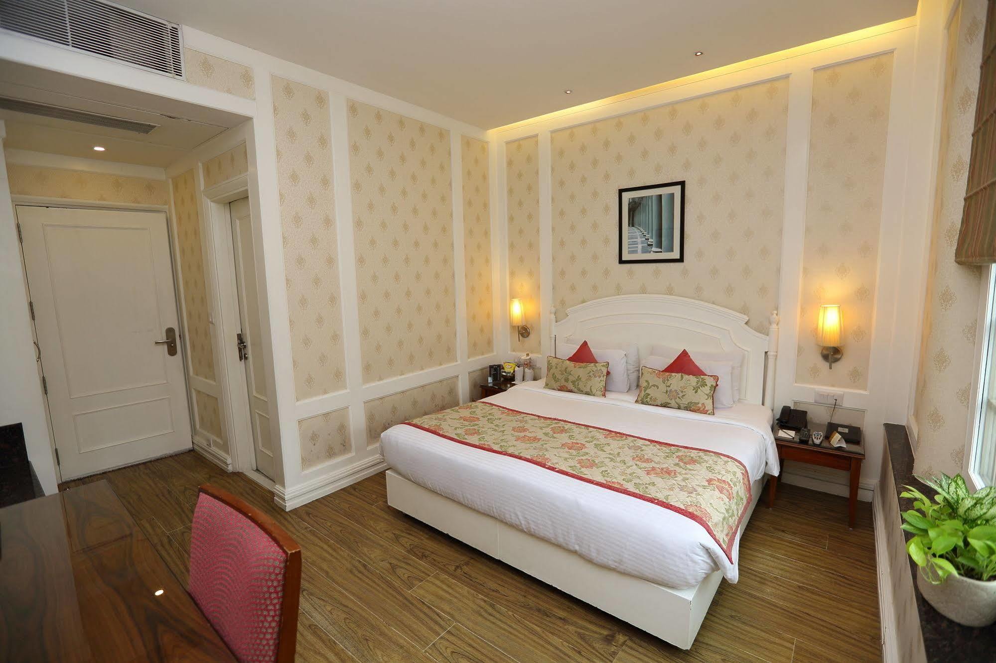 Hotel Bright New Delhi Exterior photo