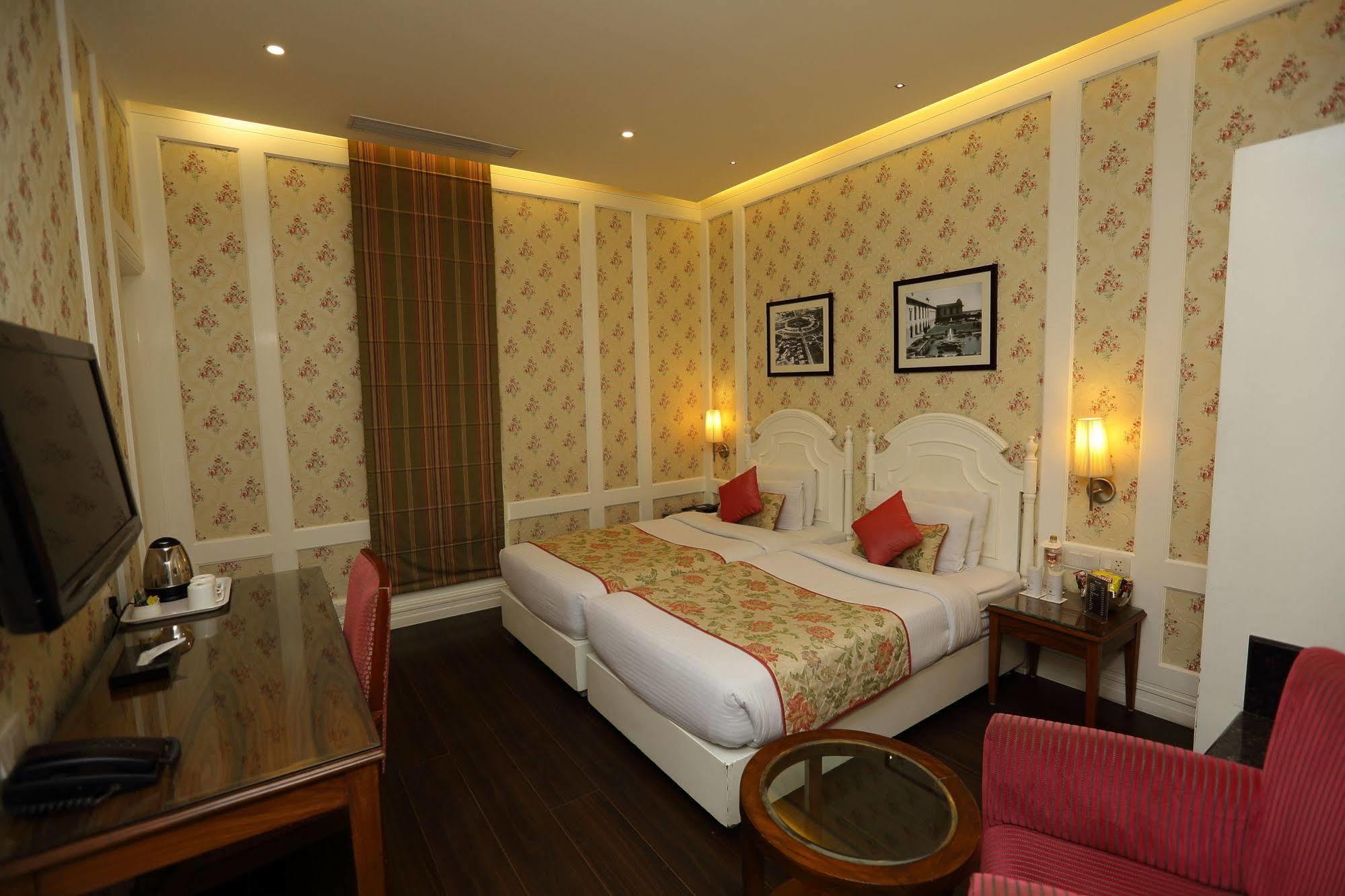 Hotel Bright New Delhi Exterior photo