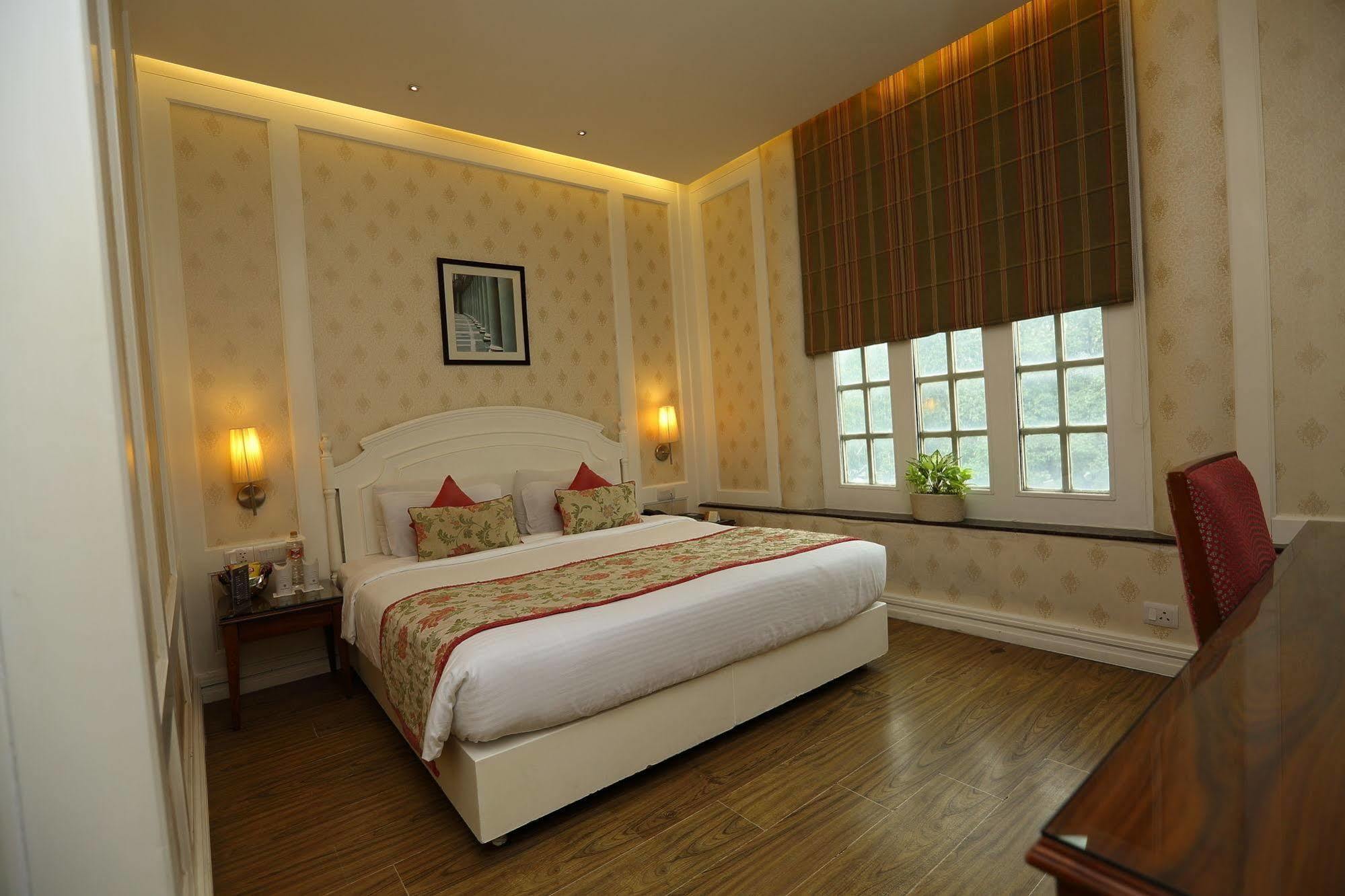 Hotel Bright New Delhi Exterior photo
