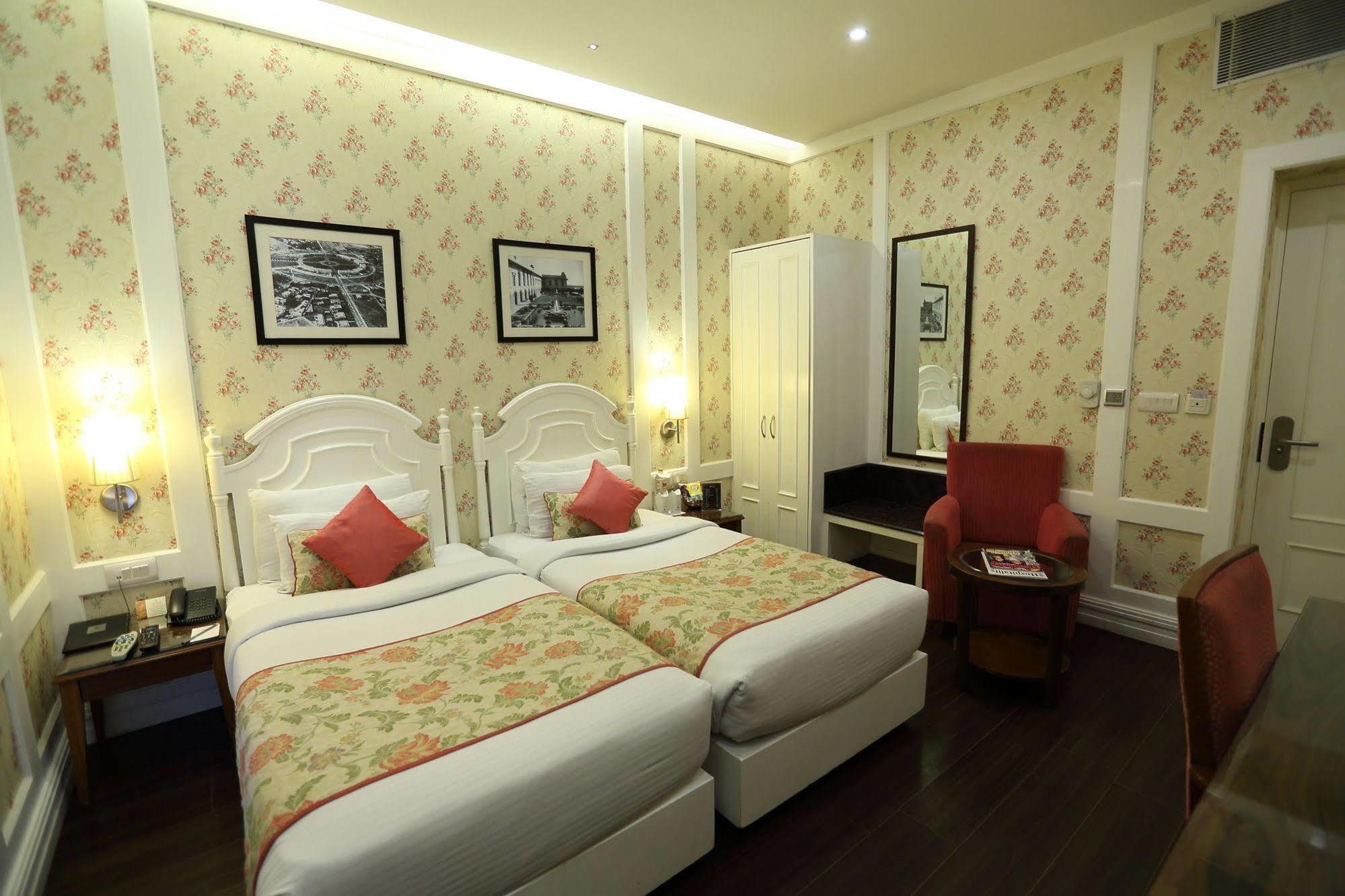 Hotel Bright New Delhi Exterior photo