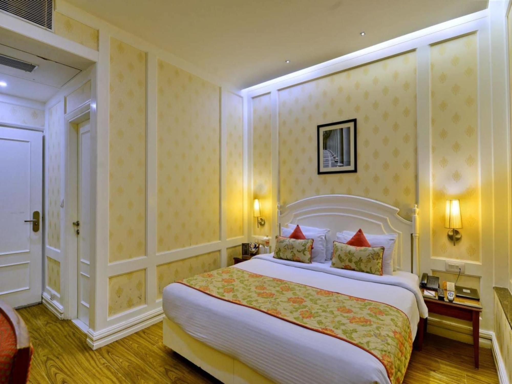 Hotel Bright New Delhi Exterior photo